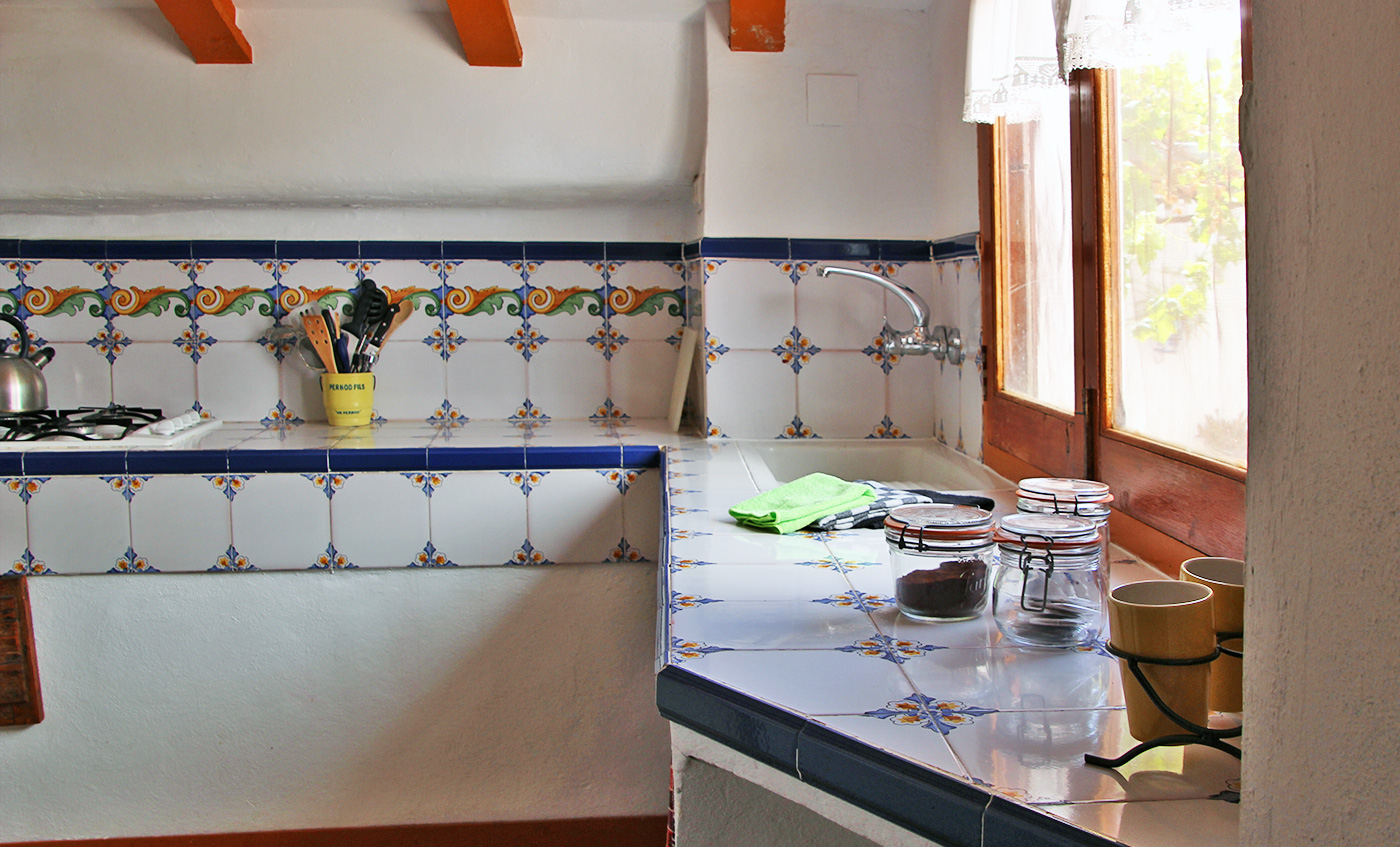 Wir haben eine neue Webseite :
https://cortijolacubertilla.wixsite.com/cortijo-la-cubertill
Casa el Patio
Ist eine Wohnung für 2 Personen. Eingang durch einen Flur. Geräumiges Wohnzimmer, Küche im charakteristischen, stimmungsvollen spanischen Stil. Die Küche ist komplett zum… Continue Reading..