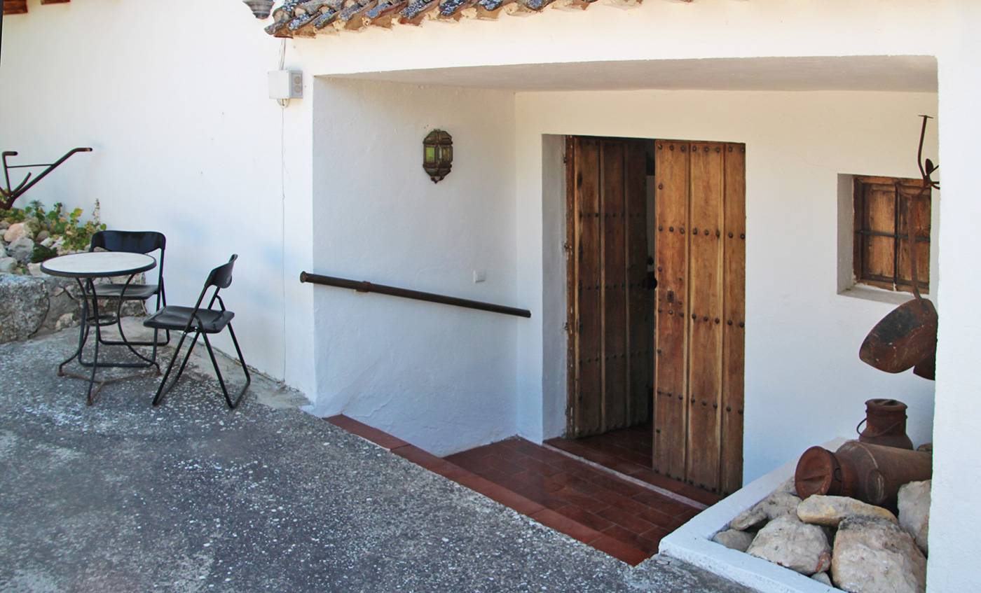 We have a new website
https://cortijolacubertilla.wixsite.com/cortijo-la-cubertill
Casa el Patio
Is an apartment suitable for 2 people. Entrance through a hallway. Spacious living room, kitchen in characteristic, atmospheric Spanish style. The kitchen is fully… Continue Reading..