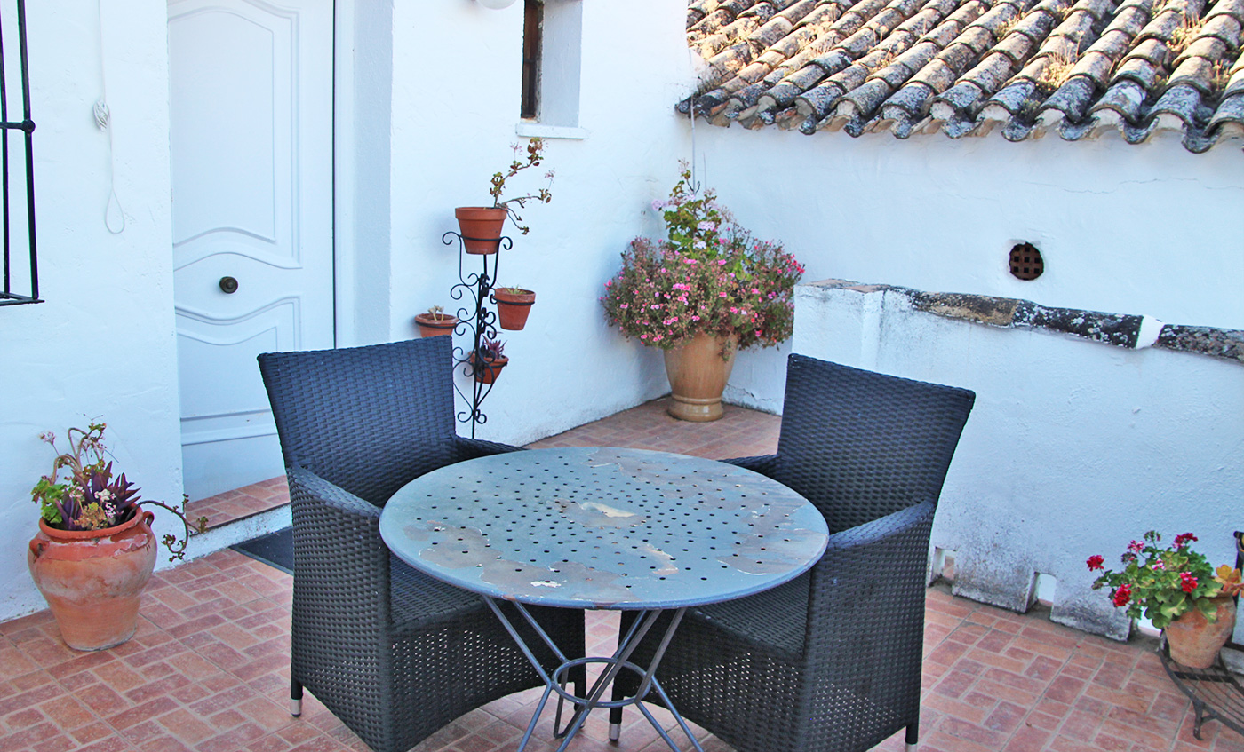 Casa el Balcon
Is an apartment suitable for 2 people. Entrance through a hallway. Spacious living room, kitchen in characteristic, atmospheric Spanish style. The kitchen is fully equipped for cooking. The… Continue Reading..